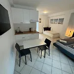 Cozy Flat Near Tivoli Park With Free Parking Apartman