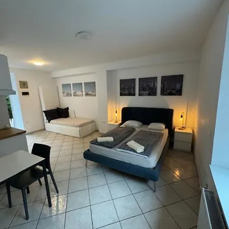 아파트 Cozy Flat Near Tivoli Park With Free Parking