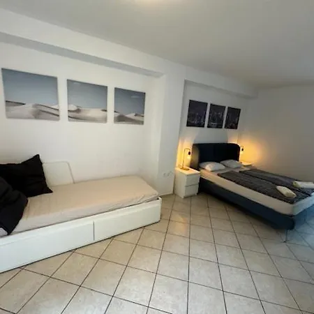 Cozy Flat Near Tivoli Park With Free Parking *