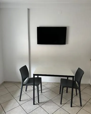 Cozy Flat Near Tivoli Park With Free Parking 아파트