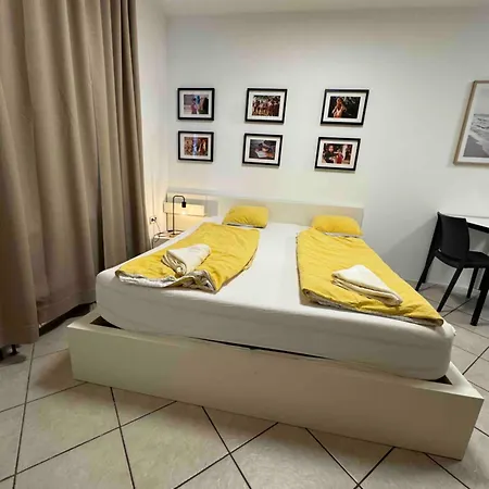Апартаменти Cozy Flat Near Tivoli Park With Free Parking Любляна